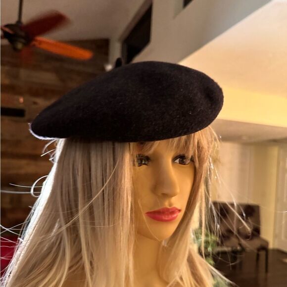 Chantaco Basque French Beret authenic and vintage EUC No wear